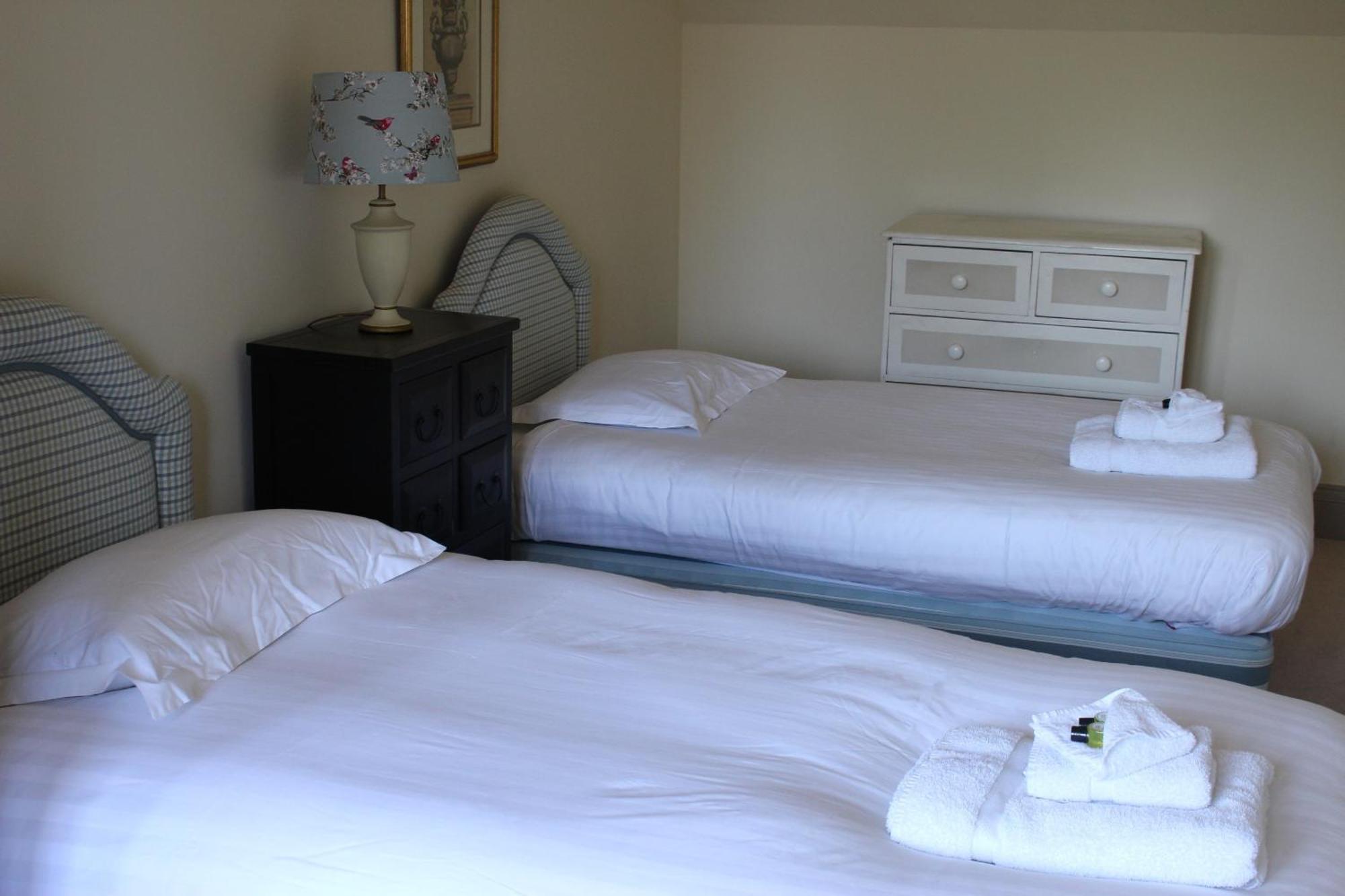 Thornton Manor - Holiday Cottages And Apartments Heswall Zimmer foto